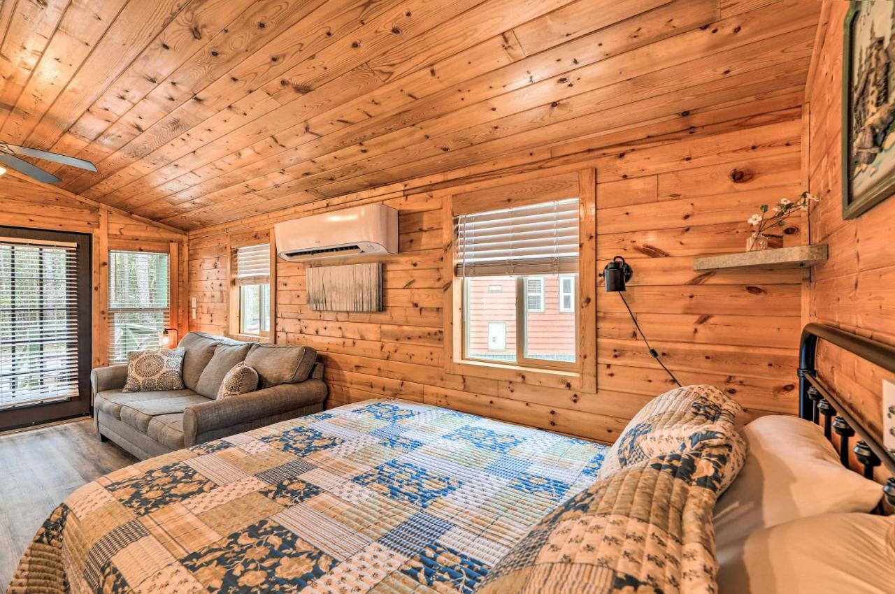Beautiful New Bern Studio Cabin With Fire Pit! Exteriör bild