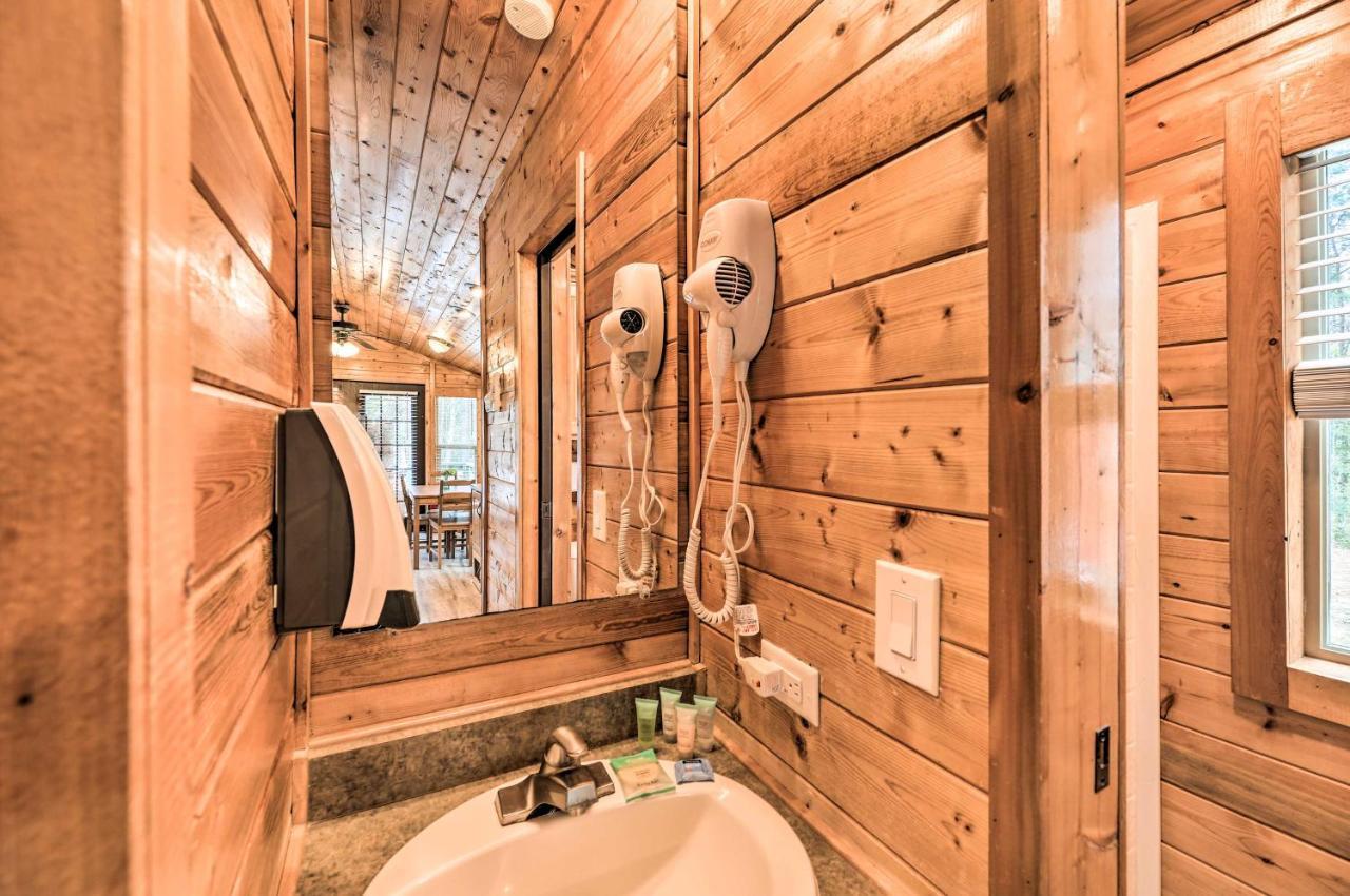 Beautiful New Bern Studio Cabin With Fire Pit! Exteriör bild